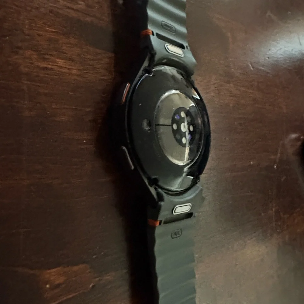 Black Smartwatch with Silicone Band Samsung 42 mm